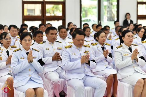 ภาพ No.344226:วันที่ 12 สิงหาคม พ.ศ. 2569  พสกนิกรชาวอำเภอคลองหลวง พร้อมใจร่วมพิธีสวดพระพุทธมนต์และทำบุญตักบาตรถวายพระราชกุศล เนื่องในวันคล้ายวันพระราชสมภพ สมเด็จพระบรมราชชนนีพันปีหลวง และวันแม่แห่งชาติ 12 สิงหาคม 2569