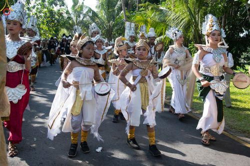 ภาพ No.81984:พิธีจุดวิสาขประทีป 22,000 ดวงและโคมลอย 3,000 ดวง ( Festival  lampion Vesak Indonesia) ณ มหาเจดียบรมพุทโธ อินโดนีเซีย  วันอาทิตย์ที่ 4 มิ.ย. พ.ศ.2566