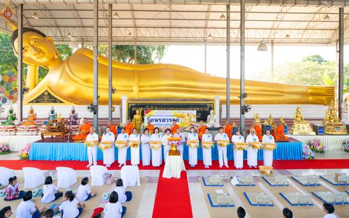 ภาพ No.293291:วันที่ 12 มกราคม พ.ศ. 2569 พิธีทอดผ้าป่าทำนุบำรุงศาสนสถาน ณ วัดพรสวรรค์ อ.สองพี่น้อง จ.สุพรรณบุรี ในโครงการธรรมยาตรา กตัญญูบูชา มหาปูชนียาจารย์ พระมงคลเทพมุนี(สด จนฺทสโร) พระผู้ปราบมาร อนุสรณ์สถาน 7 แห่ง ปีที่ 14