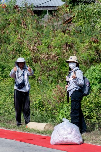 ภาพ No.296261:ภาพเบื้องหลังอาสาสมัครรวมใจ ชุดที่ 2 ในโครงการธรรมยาตรา กตัญญูบูชา มหาปูชนียาจารย์ พระมงคลเทพมุนี(สด จนฺทสโร) พระผู้ปราบมาร อนุสรณ์สถาน 7 แห่ง ปีที่ 14