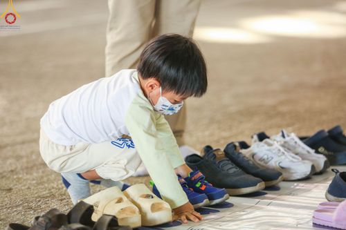 ภาพ No.105431:พิธีปฏิบัติธรรมและพิธีบูชาข้าวพระ ในวันจันทร์ที่ 1 มกราคม พ.ศ. 2567 ณ สภาธรรมกายสากล วัดพระธรรมกาย