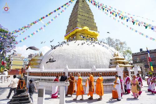 วัดพระธรรมกายน้อมถวายพระบรมสารีริกธาตุ เพื่อประดิษฐานเจดีย์จารุมตี เมืองกาฐมาณฑุ เนปาล  วันเสาร์ที่ 6 พฤษภาคม พ. ศ. 2566