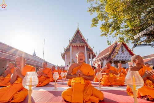 ภาพ No.293926:วันที่ 14 มกราคม พ.ศ. 2569 พิธีจุดประทีปถวายเป็นพุทธบูชา และบูชาธรรมมหาปูชนียาจารย์  ณ วัดสองพี่น้อง ต.ต้นตาล อ.สองพี่น้อง จ.สุพรรณบุรี ในโครงการธรรมยาตรา กตัญญูบูชา มหาปูชนียาจารย์ พระมงคลเทพมุนี(สด จนฺทสโร) พระผู้ปราบมาร อนุสรณ์สถาน 7 แห่ง ปีที่ 14