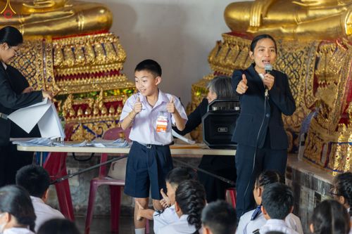 ภาพ No.288983:วันพุธที่ 17 ธันวาคม พ.ศ.2568 กิจกรรมเยาวชนไทยรวมใจทำความดี "เด็กดีมหานคร ต้นแบบด้านศีลธรรม" แข่งขันสอบตอบปัญหาศีลธรรมในพระพุทธศาสนา ครั้งที่ 7 และวันรวมพลังเด็กดี V-Star ประจำปี 2568 ณ วัดมหาธาตุยุวราชรังสฤษฎิ์ราชวรมหาวิหาร กรุงเทพมหานคร