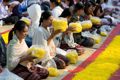 ภาพ No.299336:วันที่ 18 มกราคม พ.ศ. 2569 พิธีต้อนรับพระธรรมยาตรา ณ อนุสรณ์สถานลำดับที่ 5 สถานที่เผยแผ่วิชชาธรรมกายครั้งแรก อนุสรณ์สถานบางปลา วัดบางปลา อำเภอบางเลน จังหวัดนครปฐม ในโครงการธรรมยาตรา กตัญญูบูชา มหาปูชนียาจารย์ พระมงคลเทพมุนี(สด จนฺทสโร) พระผู้ปราบมาร อนุส