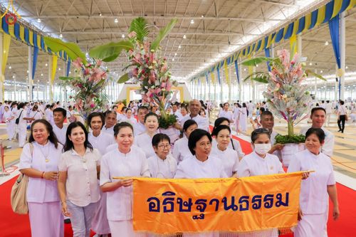 ภาพ No.167893:พิธีทอดกฐิน และ พิธีกรานกฐิน ในวันอาทิตย์ที่ 3 พฤศจิกายน พ.ศ. 2567 ณ วัดพระธรรมกาย จ.ปทุมธานี