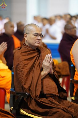 ภาพ No.207424:พิธีตักบาตร และปฏิบัติธรรมช่วงสาย ในวันมาฆบูชา วันพุธที่ 12 กุมภาพันธ์ พ.ศ. 2568 ณ วัดพระธรรมกาย จังหวัดปทุมธานี