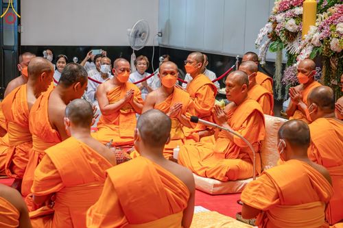 ภาพ No.141524:พิธีบรรพชาอุปสมบท โครงการอุปสมบทหมู่รุ่นผู้บริหาร รุ่นที่ 14 โครงการอุปสมบทหมู่ธรรมทายาท ระดับอุดมศึกษา รุ่นที่ 51 ภาคฤดูฝน ณ โบสถ์พระไตรปิฎก วัดพระธรรมกาย ในวันเสาร์ที่ 15 มิถุนายน พ.ศ. 2567