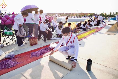 ภาพ No.117936:V.17 สำเร็จๆ การเตรียมงาน เก็บงาน การรับบุญของเจ้าหน้าที่หน่วยงานต่างๆ เพื่อโครงการธรรมยาตรา กตัญญูบูชามหาปูชนียาจารย์ พระมงคลเทพมุนี (สด จนฺทสโร) พระผู้ปราบมาร อนุสรณ์สถาน 7 แห่ง ปีที่ 12 ระหว่างวันที่ 2 - 31 มกราคม พ.ศ.2567