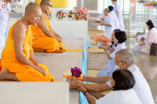 ภาพ No.240589:วันพุธที่ 27 สิงหาคม พ.ศ. 2568 พิธีตักบาตร ในวันธรรมชัย ณ วัดพระธรรมกาย จ.ปทุมธานี