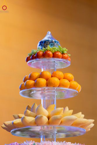 ภาพ No.136755:พิธีตักบาตร พิธีบูชาข้าวพระ ในวันอาทิตย์ต้นเดือนที่ 5 พฤษภาคม พ.ศ. 2567 ณ วัดพระธรรมกาย จ.ปทุมธานี