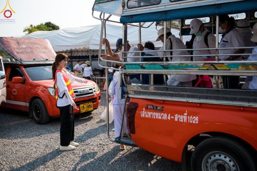 ภาพ No.117143:V.16 เป็นทีม การเตรียมงาน เก็บงาน การรับบุญของเจ้าหน้าที่หน่วยงานต่างๆ เพื่อโครงการธรรมยาตรา กตัญญูบูชามหาปูชนียาจารย์ พระมงคลเทพมุนี (สด จนฺทสโร) พระผู้ปราบมาร อนุสรณ์สถาน 7 แห่ง ปีที่ 12 ระหว่างวันที่ 2 - 31 มกราคม พ.ศ. 2567