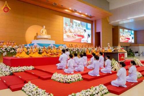 ภาพ No.264668:วันอาทิตย์ที่ 2 พฤศจิกายน พ.ศ. 2568 พิธีทอดกฐินสามัคคี ณ สภาธรรมกายสากล วัดพระธรรมกาย