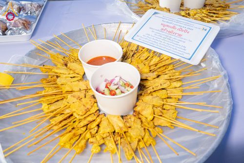 ภาพ No.288123:วันที่ 4 มกราคม พ.ศ. 2569 พิธีถวายภัตตาหารเป็นสังฆทาน แด่พระธรรมยาตรา ในโครงการธรรมยาตรา กตัญญูบูชา มหาปูชนียาจารย์ พระมงคลเทพมุนี(สด จนฺทสโร) พระผู้ปราบมาร อนุสรณ์สถาน 7 แห่ง ปีที่ 14 ณ อนุสรณ์สถานมหาวิหารพระมงคลเทพมุนี (โลตัสแลนด์) อ.สองพี่น้อง จ.สุพรร