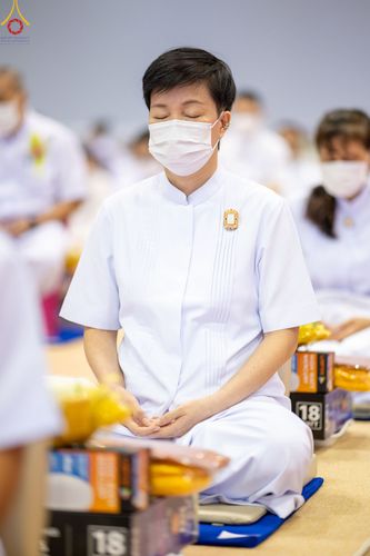 ภาพ No.84456:พิธีถวายผ้าอาบน้ำฝนและประทีปโคมไฟ ในวันอาสาฬหบูชา ณ ห้องแก้วสารพัดนึก 1 วัดพระธรรมกาย วันอังคารที่ 1 สิงหาคม พ.ศ. 2566