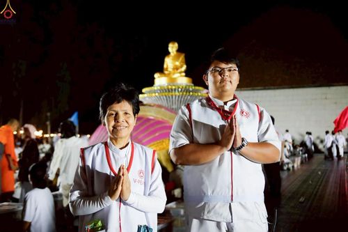 ภาพ No.300669:ภาพเบื้องหลังอาสาสมัครรวมใจ ชุดที่ 3 ในโครงการธรรมยาตรา กตัญญูบูชา มหาปูชนียาจารย์ พระมงคลเทพมุนี(สด จนฺทสโร) พระผู้ปราบมาร อนุสรณ์สถาน 7 แห่ง ปีที่ 14