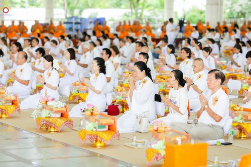 ภาพ No.348191:วันที่ 10 กันยายน พ.ศ.2569 พิธีสวดพระพุทธมนต์ และถวายภัตตาหารเป็นสังฆทาน เนื่องในวันครบ 26 ปี วันคล้ายละสังขาร คุณยายอาจารย์มหารัตนอุบาสิกาจันทร์ ขนนกยูง ณ หอฉันคุณยายอาจารย์ฯ วัดพระธรรมกาย