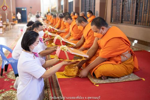 ภาพ No.69151:พระธรรมยาตรา ปฏิบัติศาสนกิจ ทำนุบำรุงศาสนสถาน, สวดธรรมจักร, ปฏิบัติธรรม ร่วมกับชุมชน,นักเรียนเด็กดีวีสตาร์ และร่วมพิธีทอดผ้าป่าบำรุงศาสนสถาน ในโครงการธรรมยาตรากตัญญูบูชา มหาปูชนียาจารย์ พระมงคลเทพมุนี(สด จนฺทสโร) พระผู้ปราบมาร อนุสรณ์สถาน 7 แห่ง ปีที่ 11