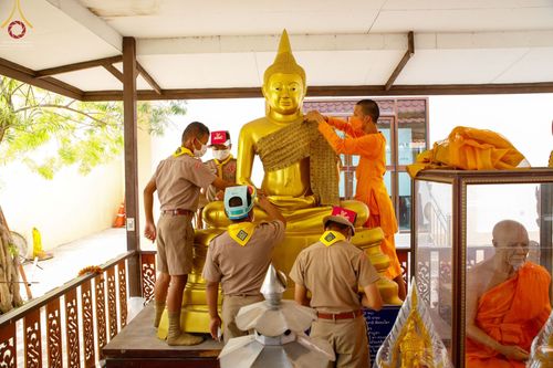 ภาพ No.72743:พระธรรมยาตรา ปฏิบัติศาสนกิจทำนุบำรุงศาสนสถาน, สวดธรรมจักร ,ปฏิบัติธรรม ร่วมกับชุมชน,นักเรียนเด็กดีวีสตาร์ ในโครงการธรรมยาตรากตัญญูบูชา มหาปูชนียาจารย์ พระมงคลเทพมุนี(สด จนฺทสโร) พระผู้ปราบมาร อนุสรณ์สถาน 7 แห่ง ปีที่ 11 ณ วัดโบสถ์(บน) อ.บางกรวย จ.นนทบุรี