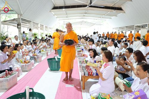 ภาพ No.322925:วันอาทิตย์ที่ 19 เมษายน พ.ศ. 2569 ตักบาตรฉลองพระใหม่ โครงการบรรพชาและอุปสมบทหมู่ รุ่นบูชาธรรม 82 ปี หลวงพ่อธัมมชโย ณ อาคารโถงช้าง สำนักงานใหญ่