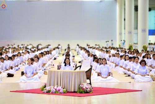 ภาพ No.331201:วันวิสาขบูชา อาทิตย์ที่ 31 พฤษภาคม พ.ศ.2569 พิธีปฏิบัติธรรม ณ ห้องแก้วสารพัดนึก 1  วัดพระธรรมกาย จังหวัดปทุมธานี