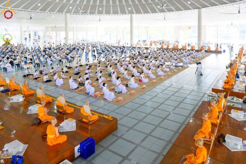 ภาพ No.68146:พิธีบุพเปตพลี ครั้งที่ 131 เพื่ออุทิศบุญกุศลแด่บรรพบุรุษผู้ล่วงลับ วันที่ 22 ธันวาคม พ.ศ. 2565 ณ วัดพระธรรมกาย