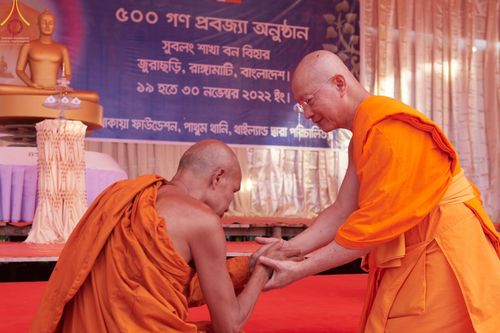 ภาพ No.65728:พิธีถวายพระบรมสารีริกธาตุ เพื่อประดิษฐาน ณ พระพุทธรูปปางไสยยาสน์ ที่ยาวที่สุดในบังกลาเทศ  วันที่ 22 พฤศจิกายน พ.ศ. 2565