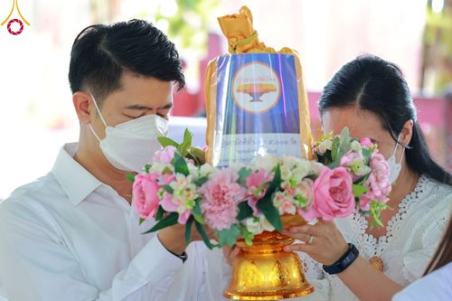 ภาพ No.64300:พิธีทอดกฐินสามัคคีทั่วไทย 5,000 วัด โดยคณะศิษยานุศิษย์วัดพระธรรมกาย น้อมบูชาธรรม 78 ปี หลวงพ่อธัมมชโย  วันอังคารที่ 8 พฤศจิกายน พ.ศ. 2565  ณ วัดโปรยฝน อ.หนองเสือ จ.ปทุมธานี