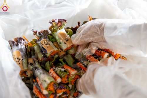 ภาพ No.106304:พิธีถวายภัตตาหารเป็นสังฆทาน แด่คณะพระธรรมยาตราฯ ในโครงการธรรมยาตรากตัญญูบูชา มหาปูชนียาจารย์ พระมงคลเทพมุนี(สด จนฺทสโร) พระผู้ปราบมาร อนุสรณ์สถาน 7 แห่ง ปีที่ 12 วันที่ 5 มกราคม พ.ศ. 2567 ณ อนุสรณ์สถานโลตัสแลนด์ จ.สุพรรณบุรี