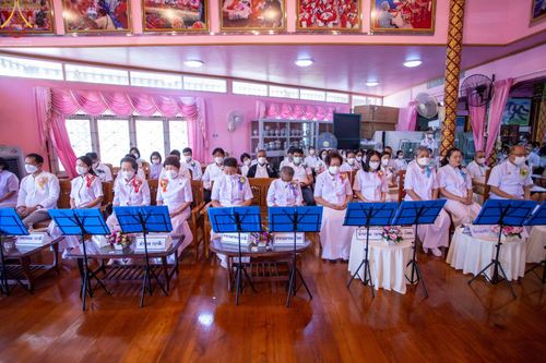 ภาพ No.73707:พิธีเจริญพระพุทธมนต์ ปฏิบัติธรรม มอบทุนการศึกษา ถวายสังฆทาน 106 วัด เพื่อถวายเป็นพุทธบูชา และขับเคลื่อนโครงการหมู่บ้านรักษาศีล 5  โดยคณะสงฆ์จังหวัดนนทบุรี คณะศิษยานุศิษย์วัดพระธรรมกาย โครงการธรรมยาตราฯ ปีที่ 11 ณ วัดตะเคียน อ.บางกรวย จ.นนทบุรี วันที่ 21 