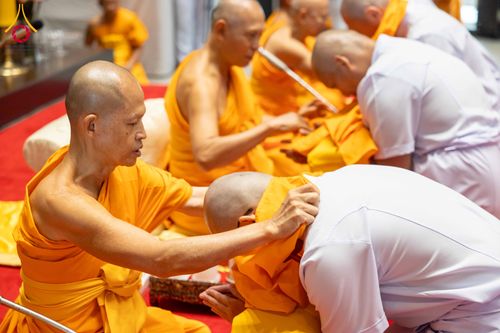 ภาพ No.321363:วันเสาร์ที่ 11 เมษายน พ.ศ.2569 พิธีขอบรรพชา พิธีขอสรณคมณ์และศีล, พิธีถวายบาตร พิธีอุปสมบท โครงการอุปสมบทหมู่ บูชาธรรมหลวงพ่อธัมมชโย พ.ศ.2569 โครงการอุปสมบทหมู่ธรรมทายาท ระดับอุดมศึกษา รุ่น 53 (ภาคฤดูร้อน) ณ วัดพระธรรมกาย ปทุมธานี