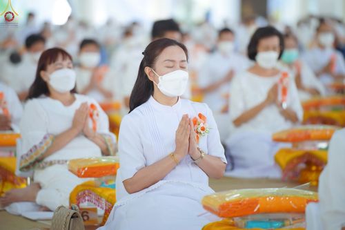 ภาพ No.72796:พิธีเจริญพระพุทธมนต์ และถวายภัตตาหารเป็นสังฆทาน เนื่องในวันคล้ายวันเกิด ครบรอบ 114 ปี คุณยายอาจารย์มหารัตนอุบาสิกาจันทร์ ขนนกยูง วันที่ 19 มกราคม พ.ศ. 2566 ณ หอฉันคุณยายอาจารย์ฯ วัดพระธรรมกาย จ.ปทุมธานี