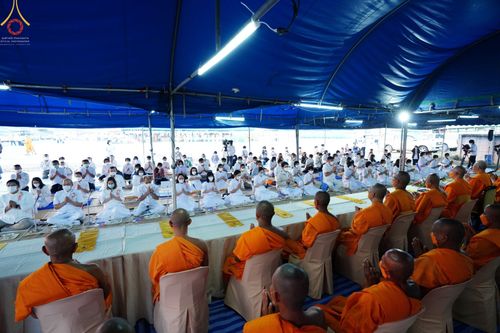 ภาพ No.73854:พิธีถวายภัตตาหารเป็นสังฆทาน แด่คณะพระธรรมยาตราฯ ในโครงการธรรมยาตรากตัญญูบูชา มหาปูชนียาจารย์ พระมงคลเทพมุนี(สด จนฺทสโร) พระผู้ปราบมาร อนุสรณ์สถาน 7 แห่ง ปีที่ 11 วันที่ 23 มกราคม พ.ศ. 2566