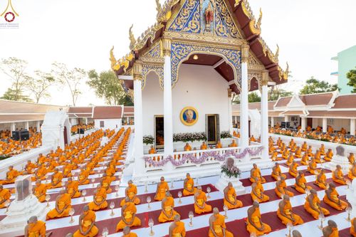 ภาพ No.73379:พิธีจุดประทีปถวายเป็นพุทธบูชา และบูชาธรรมมหาปูชนียาจารย์ ในโครงการธรรมยาตรากตัญญูบูชา มหาปูชนียาจารย์ พระมงคลเทพมุนี(สด จนฺทสโร) พระผู้ปราบมาร ปีที่ 11 ณ อนุสรณ์สถานลำดับที่ 4 สถานที่เกิดด้วยกายธรรม วัดโบสถ์ (บน) บางคูเวียง อ.บางกรวย จ.นนทบุรี วันที่ 21 