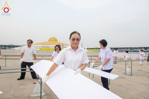 ภาพ No.326334:วันที่ 26 -27 เมษาบน พ.ศ.2569 การเก็บงานแผ่นหน้าโต๊ะที่ลานธรรม งานถวายมหาสังฆทาน 40,000 กว่าวัดทั่วประเทศ ณ ลานธรรม วัดพระธรรมกาย