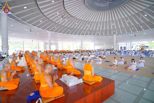 ภาพ No.322840:วันที่ 18 เมษายน พ.ศ. 2569 พิธีถวายภัตตาหารเมนูสวรรค์ เพื่อการบรรลุธรรม ณ หอฉันคุณยายอาจารย์ฯ วัดพระธรรมกาย