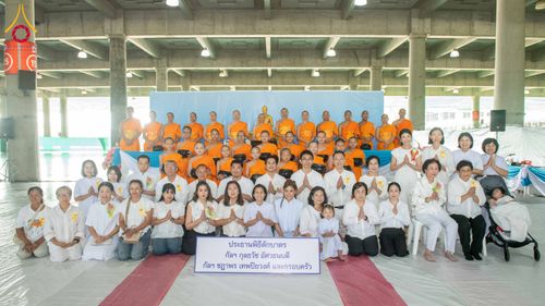 ภาพ No.340013:วันอาทิตย์ที่ 19 กรกฎาคม พ.ศ.2569 พิธีตักบาตรโครงการบรรพชาสามเณรนานาชาติ รุ่นที่ 15 ณ มหารัตนวิหารคด 6 วัดพระธรรมกาย