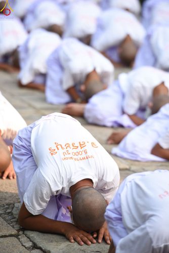 ภาพ No.79401:พิธีเวียนประทักษิณ ขอขมา มอบผ้าไตร โครงการบรรพชาสามเณรฟื้นฟูพระพุทธศาสนาทั่วไทย ณ วัดพระพุทธบาทราชวรมหาวิหาร อ.พระพุทธบาท จ.สระบุรี วันที่ 1 เมษายน พ.ศ. 2566