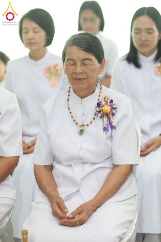 ภาพ No.290319:วันอังคารที่ 6 มกราคม พ.ศ. 2569 พิธีเจริญพุทธมนต์ ปฏิบัติธรรม มอบทุนการศึกษา ถวายสังฆทาน 142 วัด ณ ศูนย์ปฏิบัติธรรมพระมงคลเทพมุนี อ.สองพี่น้อง จ.สุพรรณบุรี