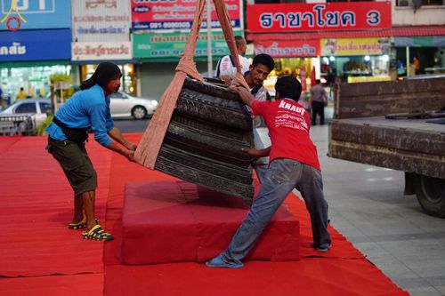 ภาพ No.125976:V.29 ทุ่มเท เพื่อโคราช การเตรียมงานของหน่วยงานต่างฯ เพื่อพิธีทำบุญเมืองนครราชสีมา ฉลอง 556 ปี ตักบาตรพระ 10,000 รูป ในวันเสาร์ที่ 2 มีนาคม พ.ศ.2567 ณ อนุสาวรีย์ท้าวสุรนารี จ.นครราชสีมา จัดโดย คณะสงฆ์จังหวัดนครราชสีมา ร่วมกับสำนักงานจังหวัดนครราชสีมา