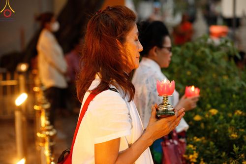 ภาพ No.119332:พิธีจุดประทีปถวายเป็นพุทธบูชา และบูชาธรรมมหาปูชนียาจารย์ พระมงคลเทพมุนี(สด จนฺทสโร) ในโครงการธรรมยาตราฯ วันที่ 26 มกราคม พ.ศ. 2567 ณ อาคารธรรมยาตรา กตัญญูบูชามหาปูชนียาจารย์ ตรงข้ามวัดปากน้ำภาษีเจริญ จ.กรุงเทพมหานคร
