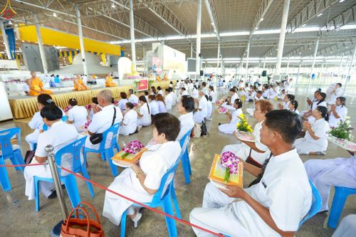 ภาพ No.264016:วันอาทิตย์ที่ 2 พฤศจิกายน พ.ศ. 2568 พิธีตักบาตรอาทิตย์ต้นเดือน ณ บ้านแก้วเรือนทองคุณยายฯ วัดพระธรรมกาย