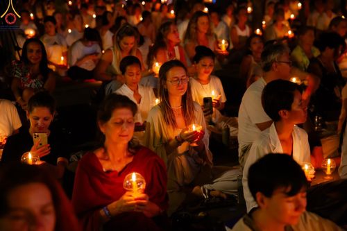 ภาพ No.156548:วัดพุทธบาหลีและวัดพระธรรมกาย จัดปฏิบัติธรรมนานาชาติ 1,151 คนจาก 78 ประเทศ ใน "วันสันติภาพสากล" ณ บาหลี อินโดนีเซีย วันเสาร์ที่ 21 กันยายน พ.ศ. 2567 เวลา 16.00-21.00 น. ณ พิพิธภัณฑ์ ARMA เมืองอูบุด จังหวัดบาหลี ประเทศอินโดนีเซีย