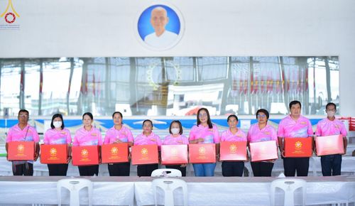 ภาพ No.212194:วันจันทร์ที่ 17 มีนาคม พ.ศ. 2568 บุญบรรจุกล่องไทยธรรม เพื่อถวายแด่พระสังฆาธิการ 40,000 กว่าวัดทั่วไทย ในวันคุ้มครองโลก 22 เมษายน พ.ศ. 2568 ณ บ้านแก้วเรือนทองคุณยายฯ วัดพระธรรมกาย