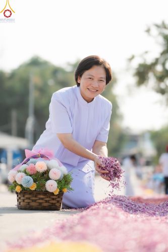 ภาพ No.110557:พิธีต้อนรับพระธรรมยาตรา ในโครงการธรรมยาตรากตัญญูบูชา มหาปูชนียาจารย์ พระมงคลเทพมุนี(สด จนฺทสโร) พระผู้ปราบมาร อนุสรณ์สถาน 7 แห่ง ปีที่ 12 วันที่ 11 มกราคม พ.ศ. 2567 ณ อนุสรณ์สถานลำดับที่ 3 สถานที่เกิดใหม่ในเพศสมณะ วัดสองพี่น้อง จ.สุพรรณบุรี