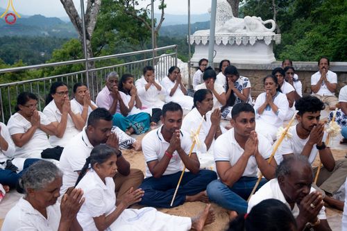 ภาพ No.141216:PhotoStory มหาศรัทธา ธรรมยาตราศรีลังกา EP.6 พิธีจุดวิสาขประทีป 6 วัด ถวายเป็น พุทธบูชา  โครงการสยาม-ลังกา ธรรมยาตรา  ฉลองเทศกาลวิสาขบูชาแห่งชาติ ศรีลังกา  บูชาธรรม 80 ปี หลวงพ่อธัมมชโย วันที่ 16 พฤษภาคม พ.ศ. 2567