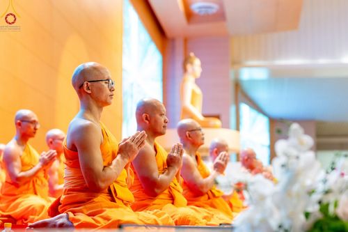 ภาพ No.207402:พิธีตักบาตร และปฏิบัติธรรมช่วงสาย ในวันมาฆบูชา วันพุธที่ 12 กุมภาพันธ์ พ.ศ. 2568 ณ วัดพระธรรมกาย จังหวัดปทุมธานี