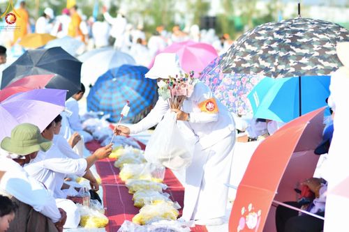 ภาพ No.117914:V.17 สำเร็จๆ การเตรียมงาน เก็บงาน การรับบุญของเจ้าหน้าที่หน่วยงานต่างๆ เพื่อโครงการธรรมยาตรา กตัญญูบูชามหาปูชนียาจารย์ พระมงคลเทพมุนี (สด จนฺทสโร) พระผู้ปราบมาร อนุสรณ์สถาน 7 แห่ง ปีที่ 12 ระหว่างวันที่ 2 - 31 มกราคม พ.ศ.2567