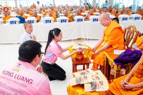 ภาพ No.156316:พิธีถวายสังฆทานแด่คณะสงฆ์ 323 วัด 4 จังหวัดชายแดนภาคใต้ ปีที่ 20 ครั้งที่ 173 พิธีมอบกองทุนหนุนแรงใจช่วยครูใต้ ปีที่ 17 ครั้งที่ 137 วันเสาร์ที่ 21 กันยายน พ.ศ.2567 ณ ศูนย์ปฏิบัติธรรมภาคใต้ อ.บางกล่ำ จ.สงขลา