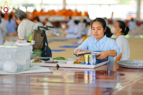 ภาพ No.316413:วันเสาร์ที่ 21 มีนาคม พ.ศ.2569 พิธีถวายภัตตาหารเมนูสวรรค์ เพื่อการบรรลุธรรม ณ หอฉันคุณยายอาจารย์ฯ วัดพระธรรมกาย